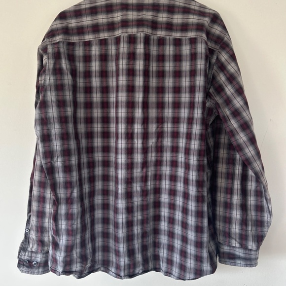 🌻5/20$!! Modern Fit Button Down Pocket Plaid Shirt - Picture 2 of 8
